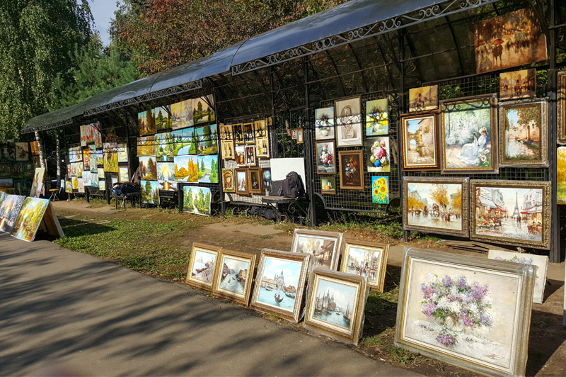 Art gallery, sell painting in Izmaylovo Market, Moscow, Russia
